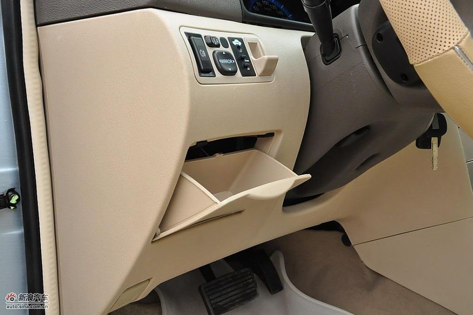 比亚迪F3DM低碳版内饰实拍图