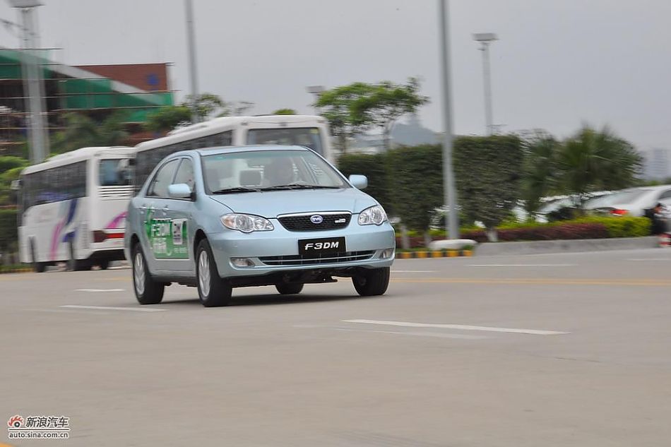 比亚迪F3DM低碳版动态实拍图