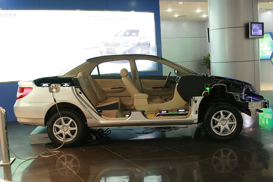 比亚迪F3DM解剖图