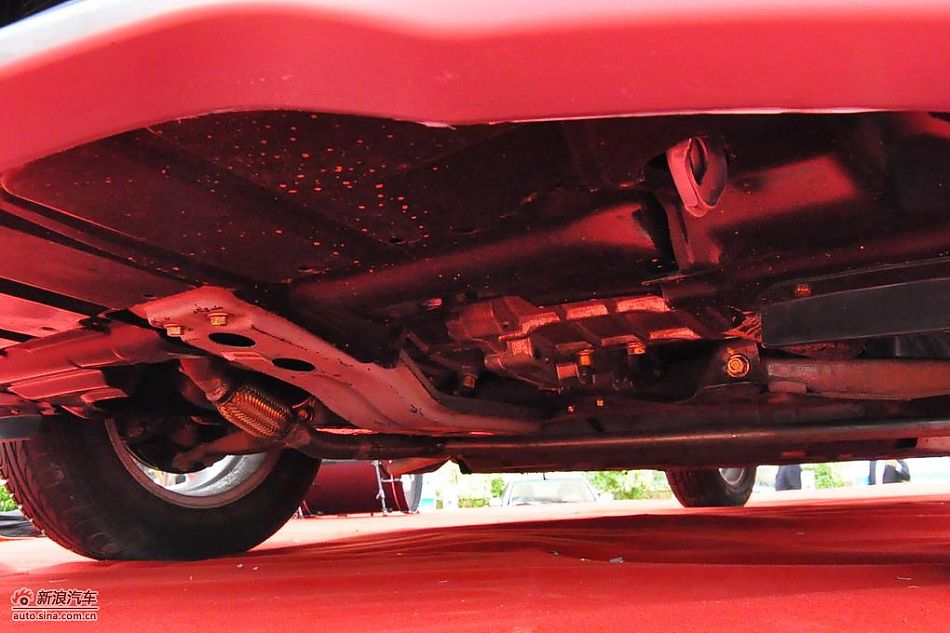 比亚迪F3DM低碳版底盘图