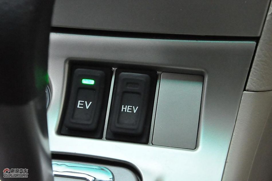 比亚迪F3DM低碳版双模电动车内饰图