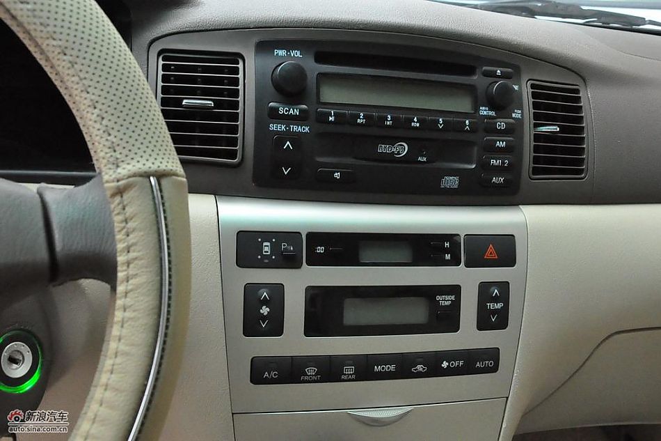 比亚迪F3DM低碳版双模电动车内饰图