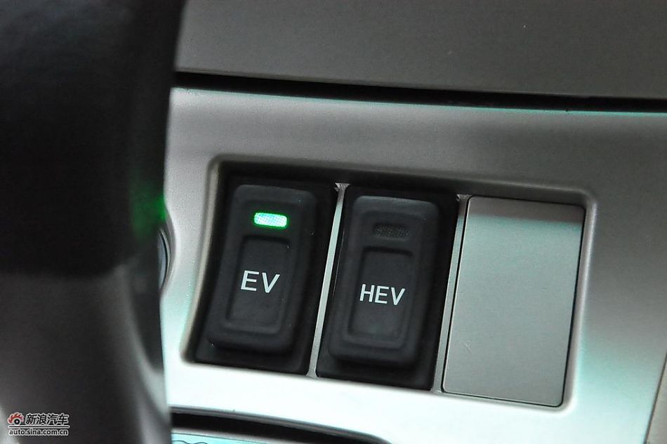 比亚迪F3DM低碳版双模电动车内饰图