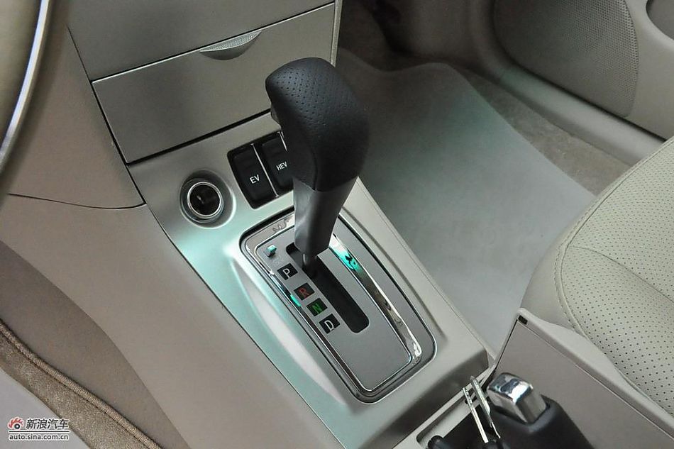 比亚迪F3DM低碳版双模电动车内饰图