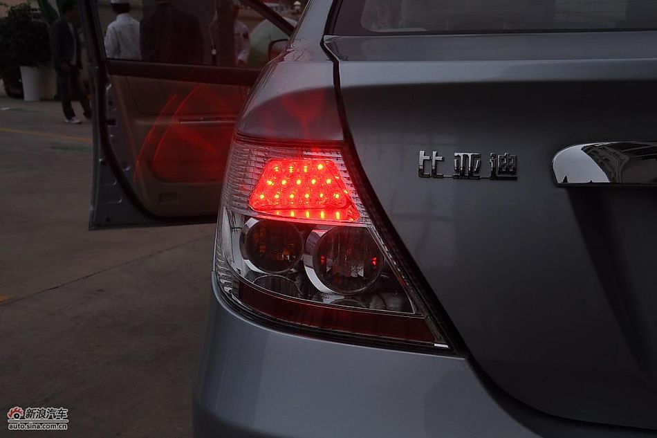 比亚迪F3DM低碳版双模电动车外观图