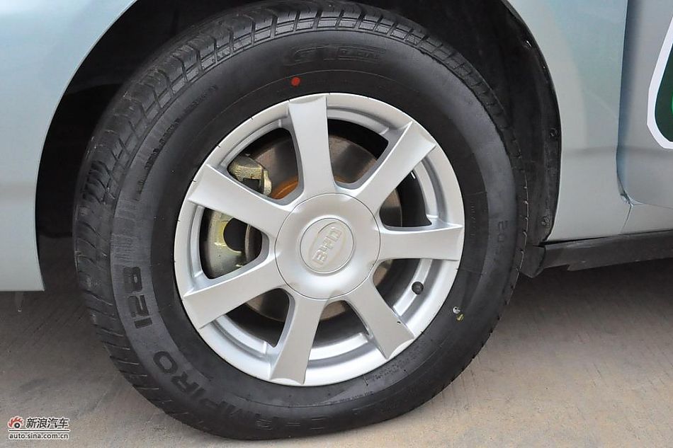 比亚迪F3DM低碳版双模电动车外观图