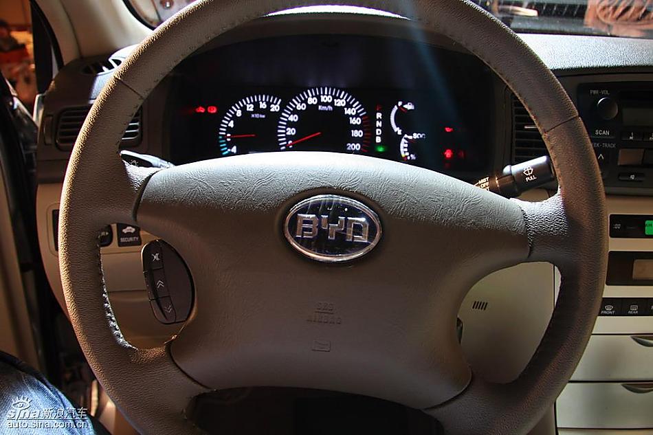 比亚迪F3DM内饰