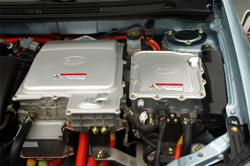 比亚迪F3DM 2010款 低碳版 引擎底盘