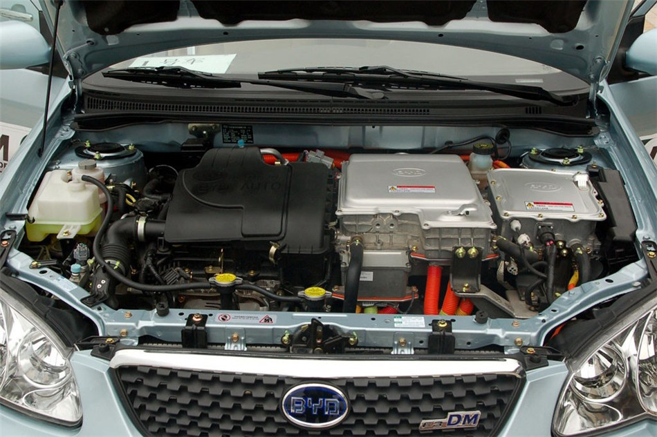 比亚迪F3DM 2010款 低碳版 引擎底盘
