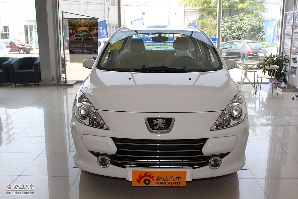 新标致307三厢外观整体