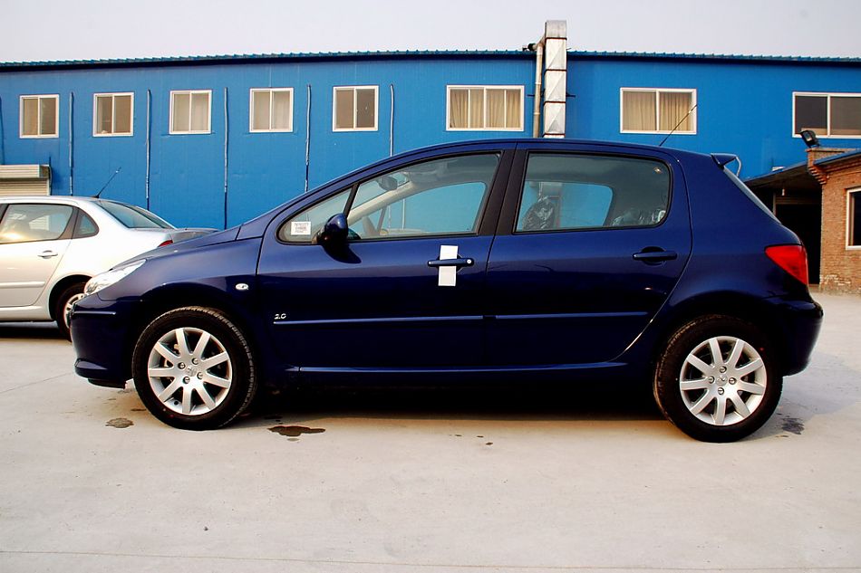 东风标致307两厢