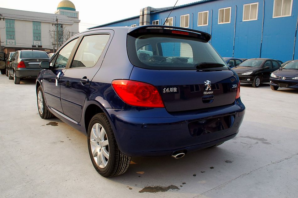 东风标致307两厢