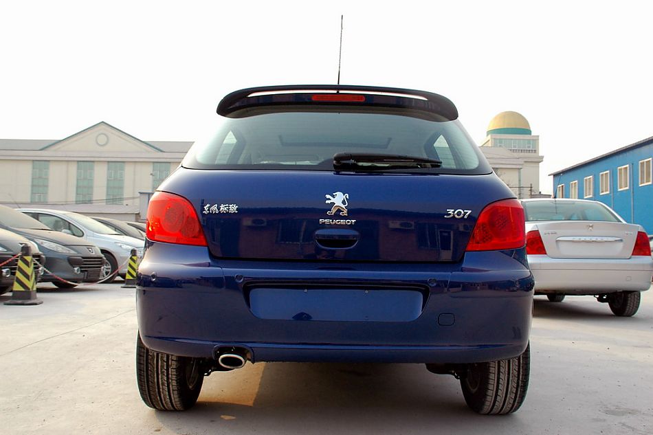 东风标致307两厢