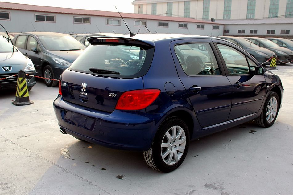 东风标致307两厢