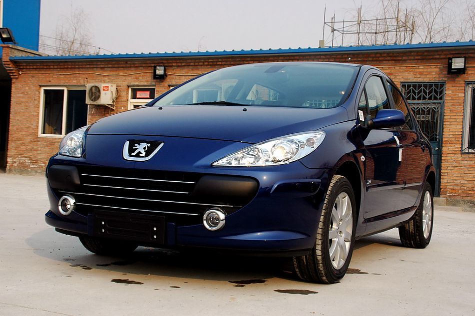 东风标致307两厢