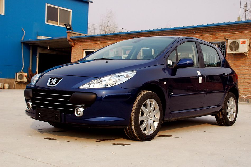 东风标致307两厢