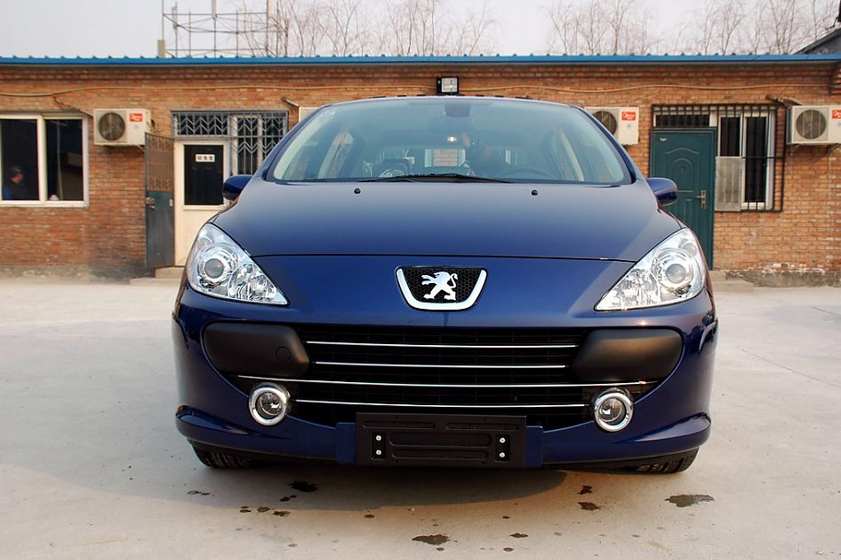 东风标致307两厢