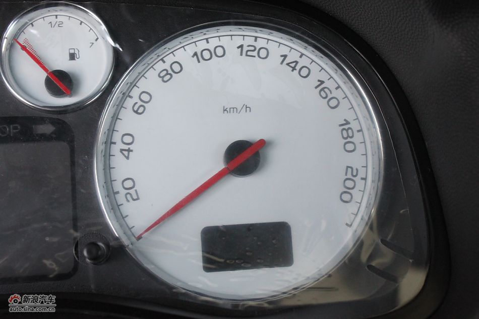 新标致307两厢内饰