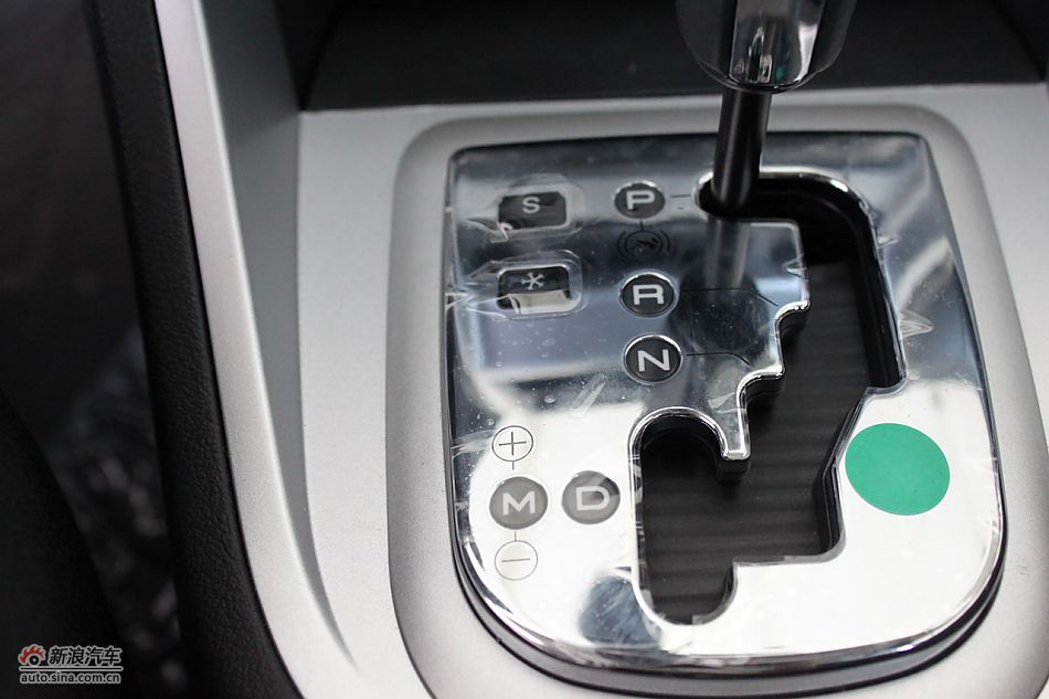 新标致307两厢内饰