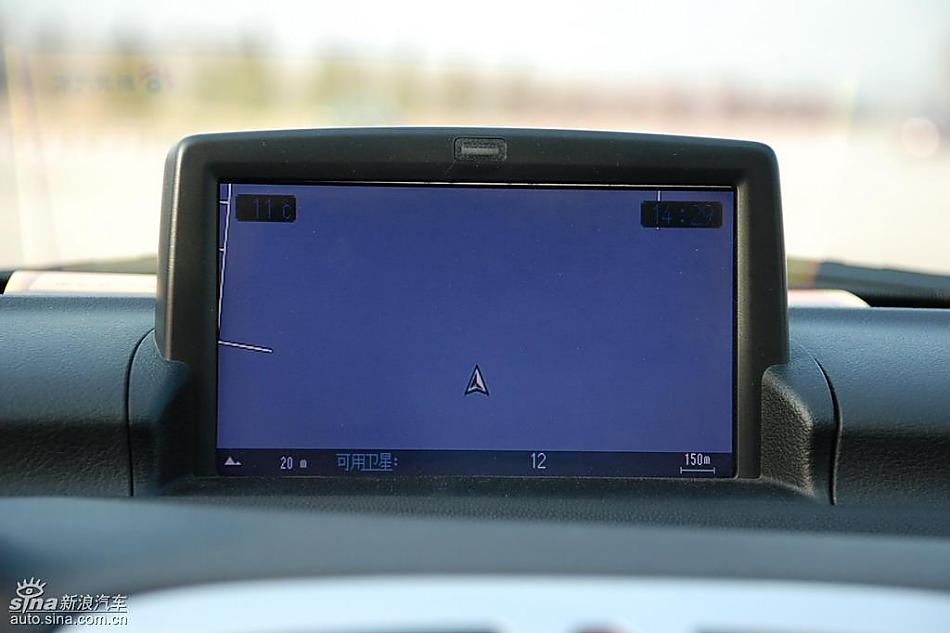 东风标致307两厢内饰实拍图