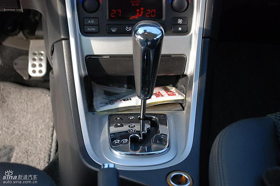东风标致307两厢内饰实拍图
