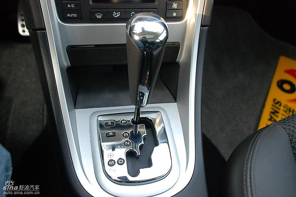 东风标致307两厢内饰实拍图
