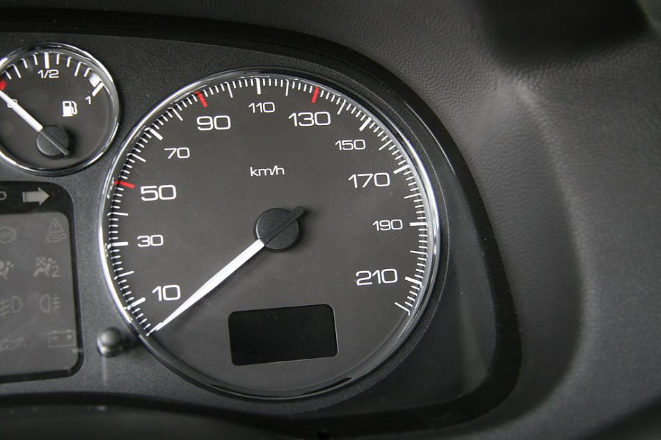 神龙汽车标致307仪表盘