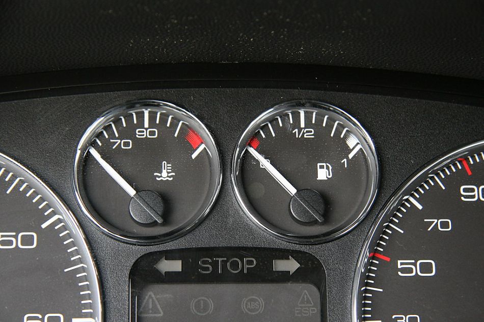 神龙汽车标致307仪表盘