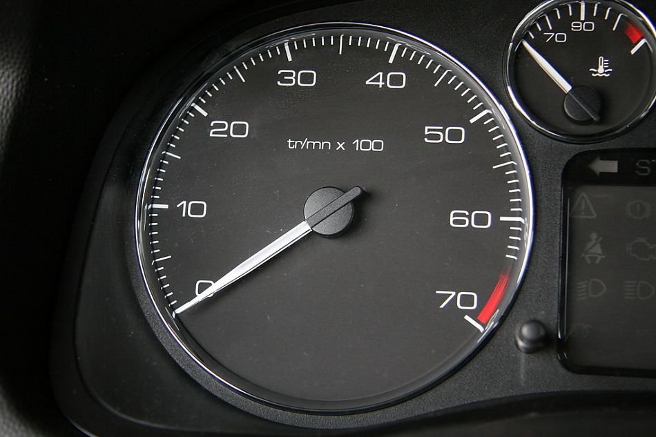 神龙汽车标致307仪表盘