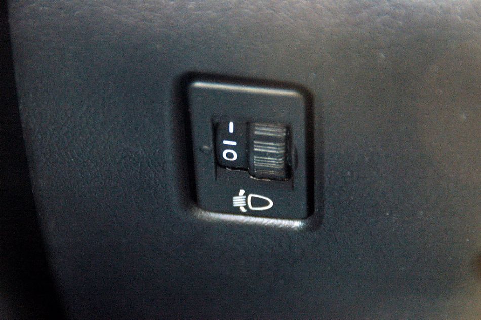 东风标致307两厢内饰