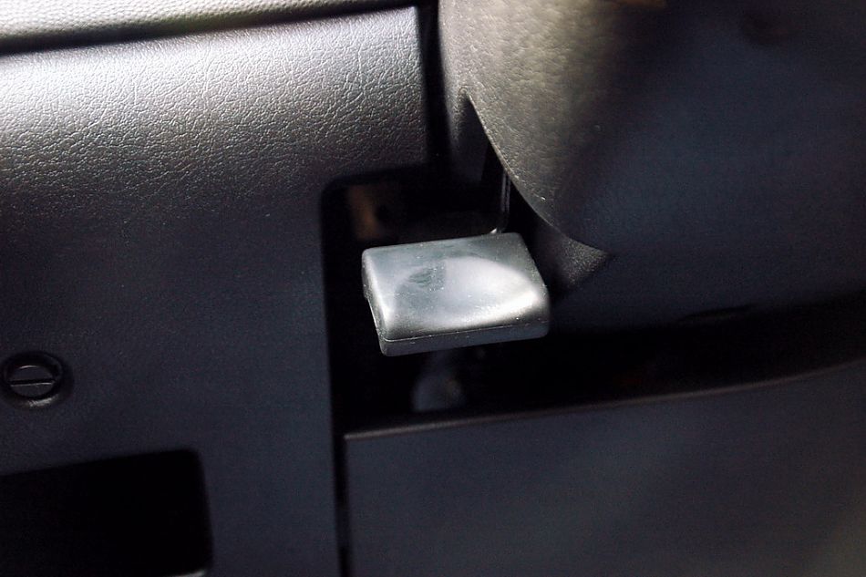 东风标致307两厢内饰