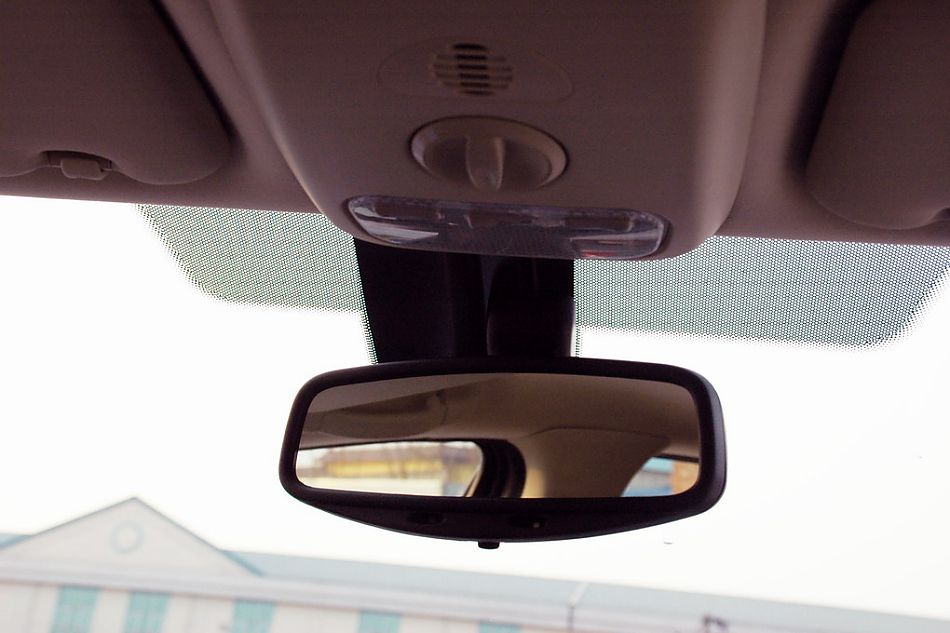 东风标致307两厢内饰