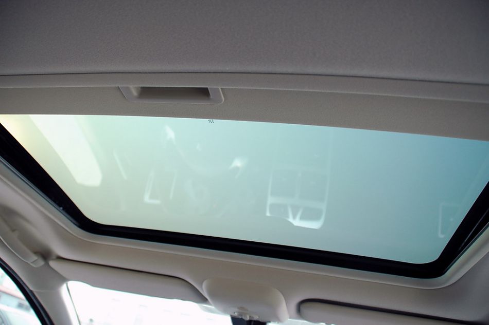 东风标致307两厢内饰