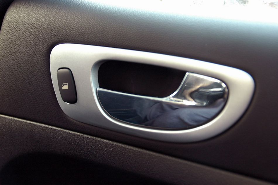 东风标致307两厢内饰