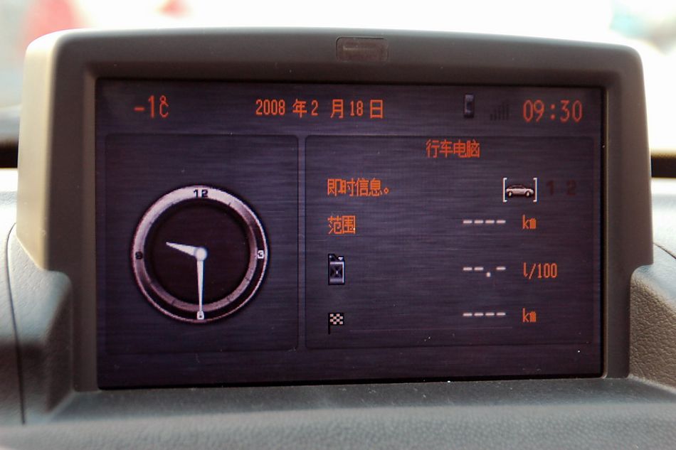 东风标致307两厢内饰