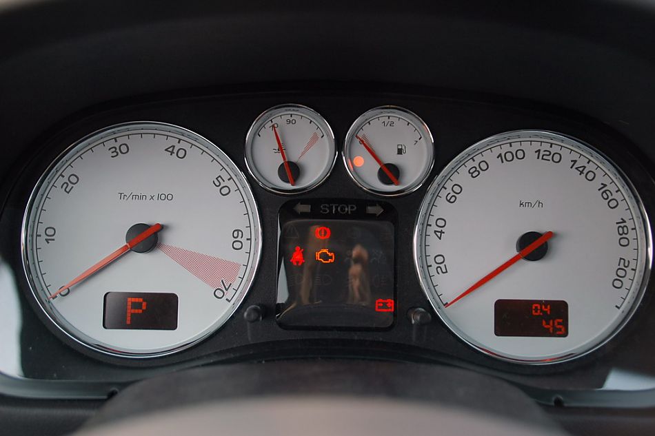 东风标致307两厢内饰