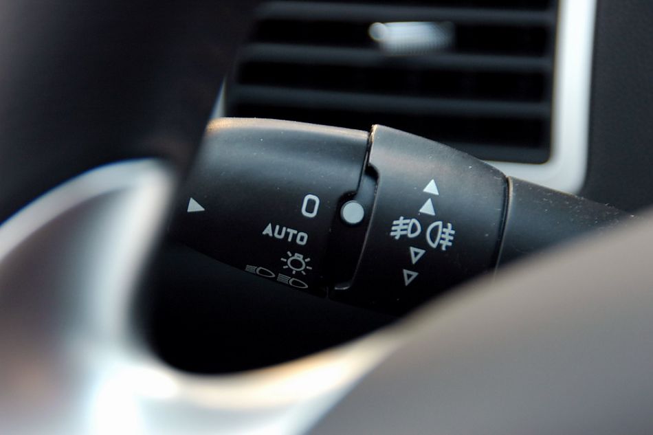 东风标致307两厢内饰