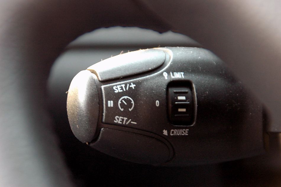 东风标致307两厢内饰