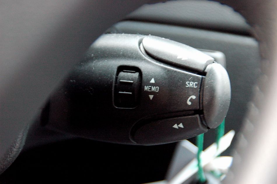 东风标致307两厢内饰