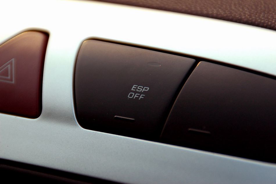 东风标致307两厢内饰