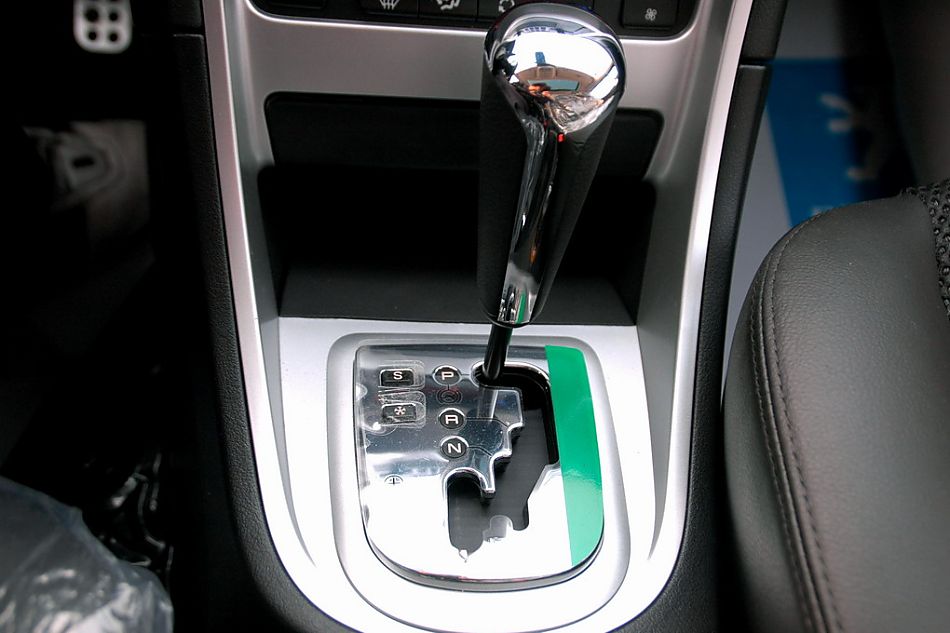 东风标致307两厢内饰