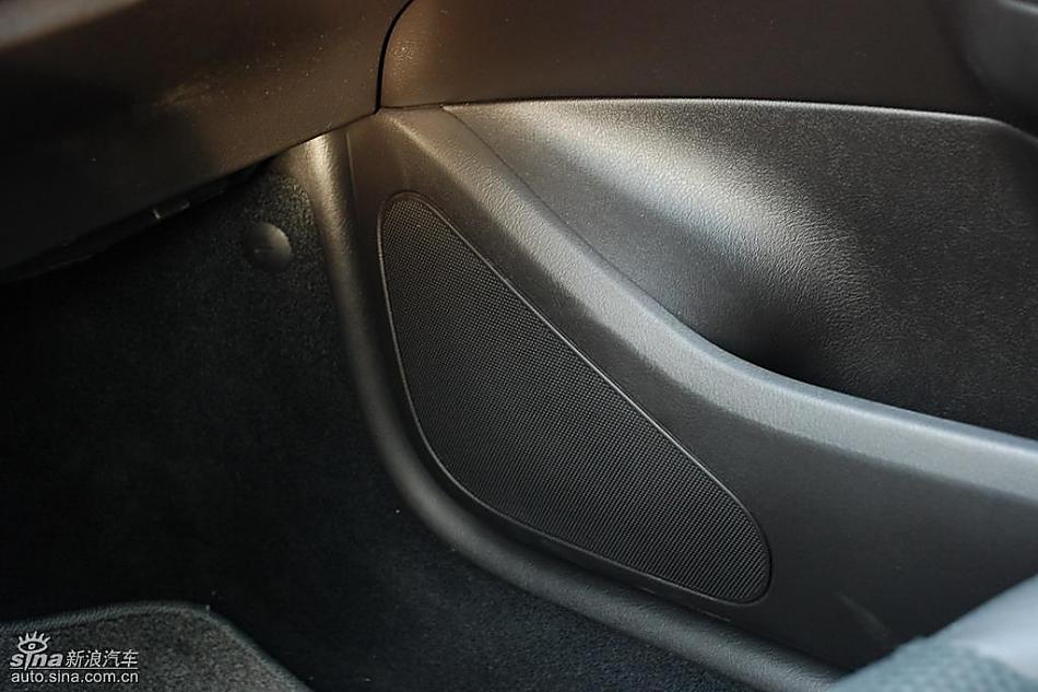 东风标致307两厢内饰实拍图