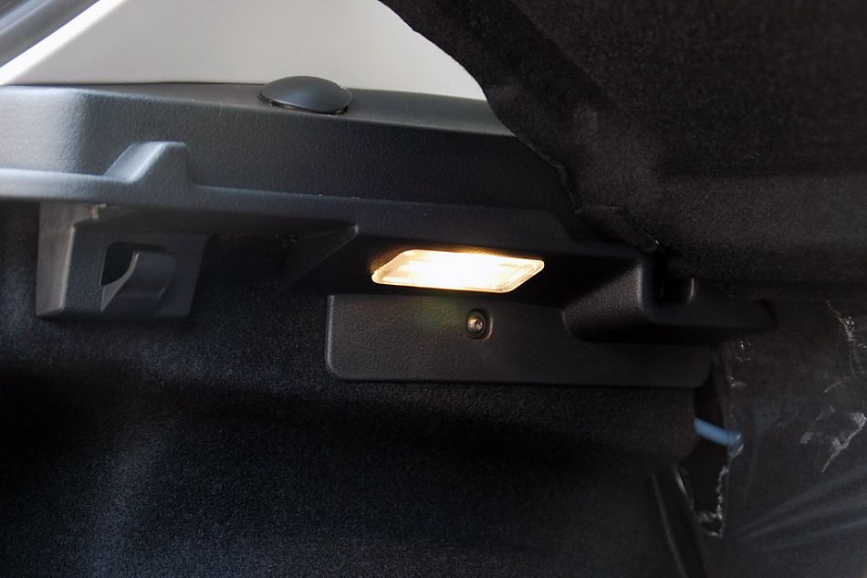 东风标致307两厢内饰