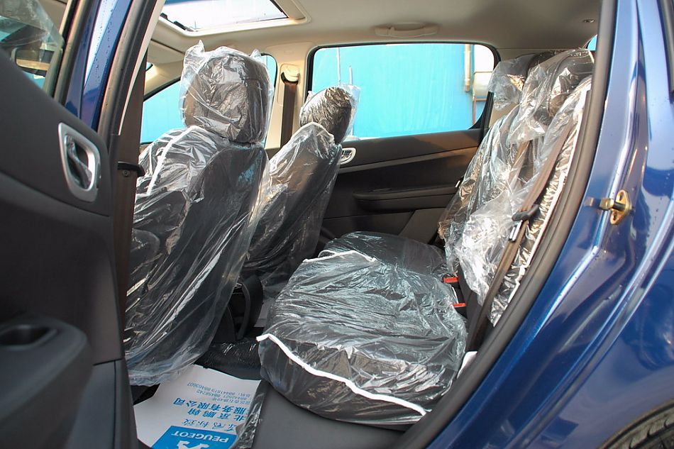 东风标致307两厢内饰