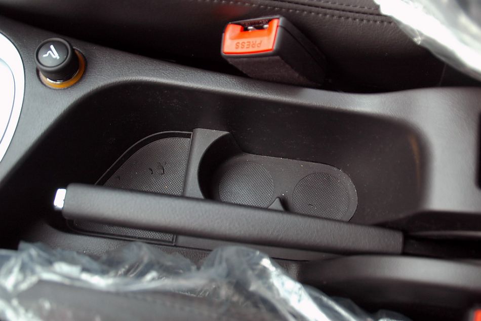 东风标致307两厢内饰