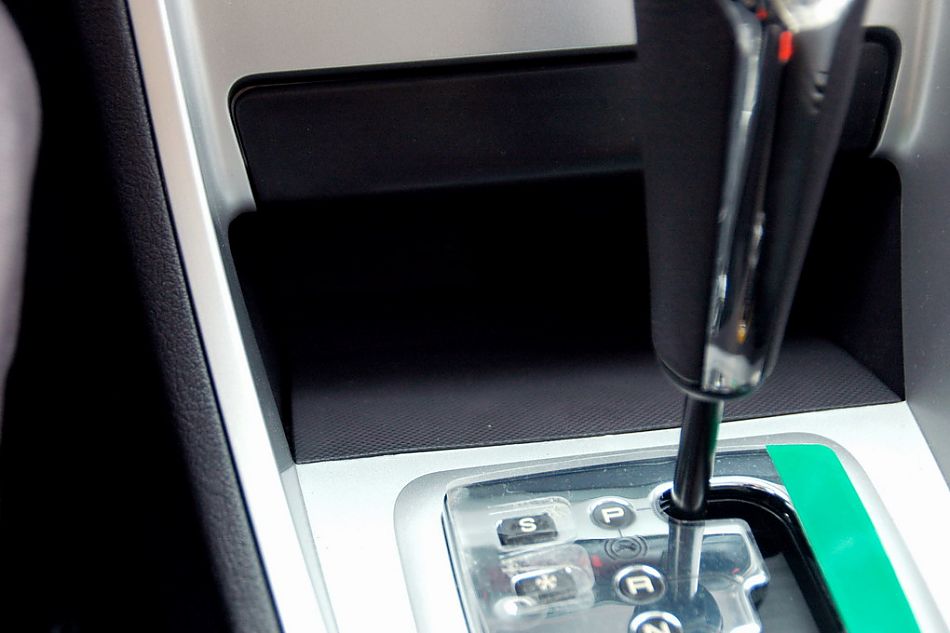 东风标致307两厢内饰