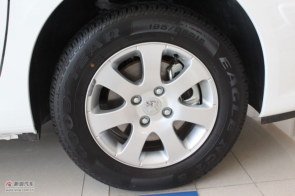 新标致307三厢外观细节