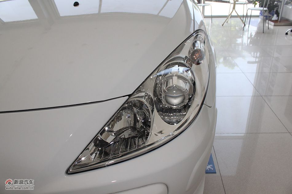 新标致307三厢外观细节