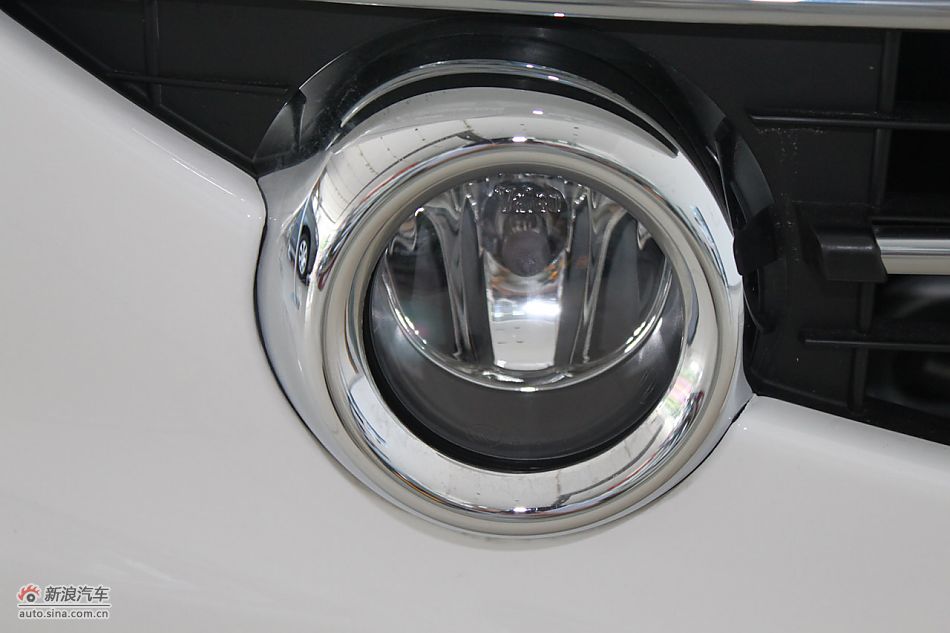 新标致307三厢外观细节