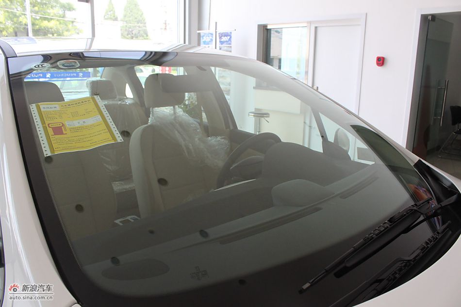 新标致307三厢外观细节